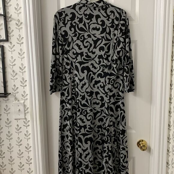 Chico's Size 2 classic and classy gray and black midi dress - Picture 2 of 10